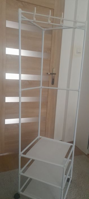 Regał na buty i ubrania