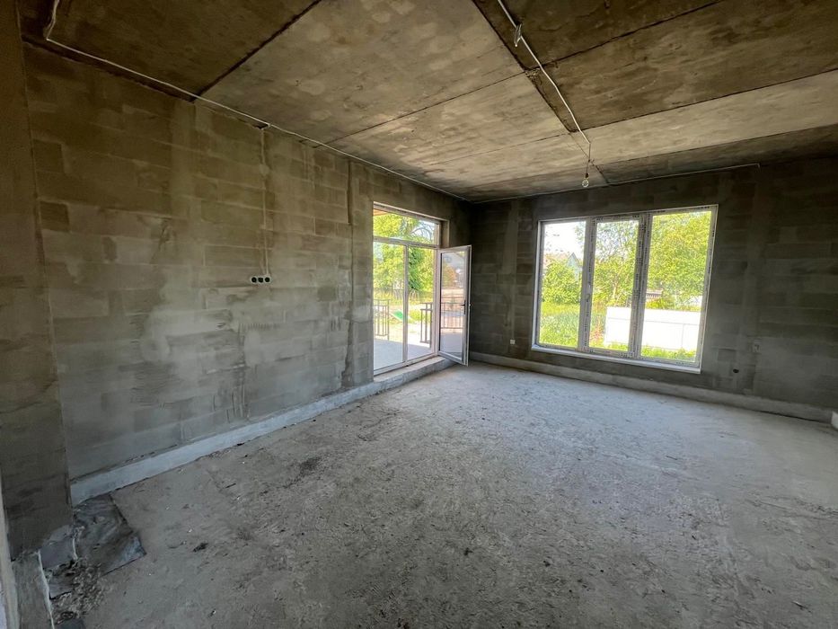 Продаж будинку - передмістя   Львова с. Зимна Вода 185 м2. Діл 8 сот.