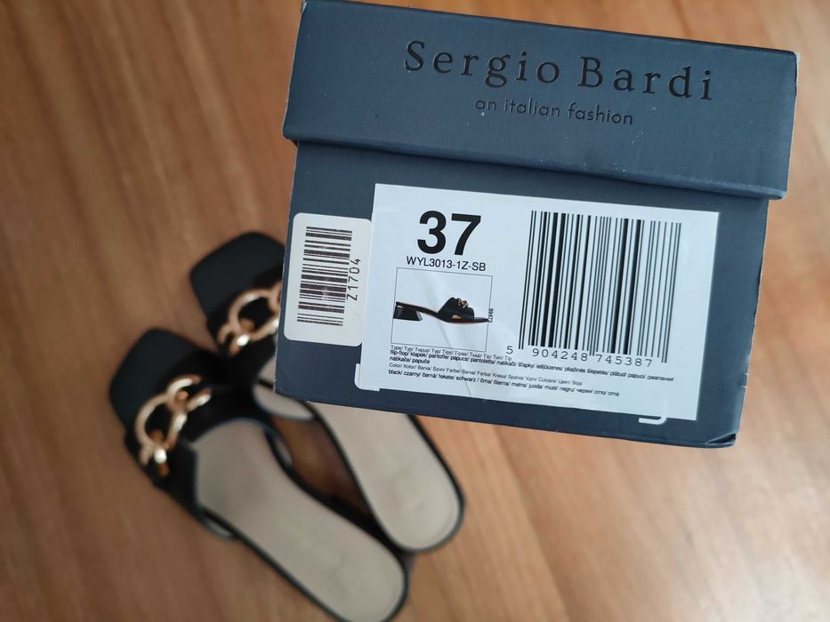 Nowe , czarne klapki włoskiej firmy Sergio Bardi, rozm. 37
