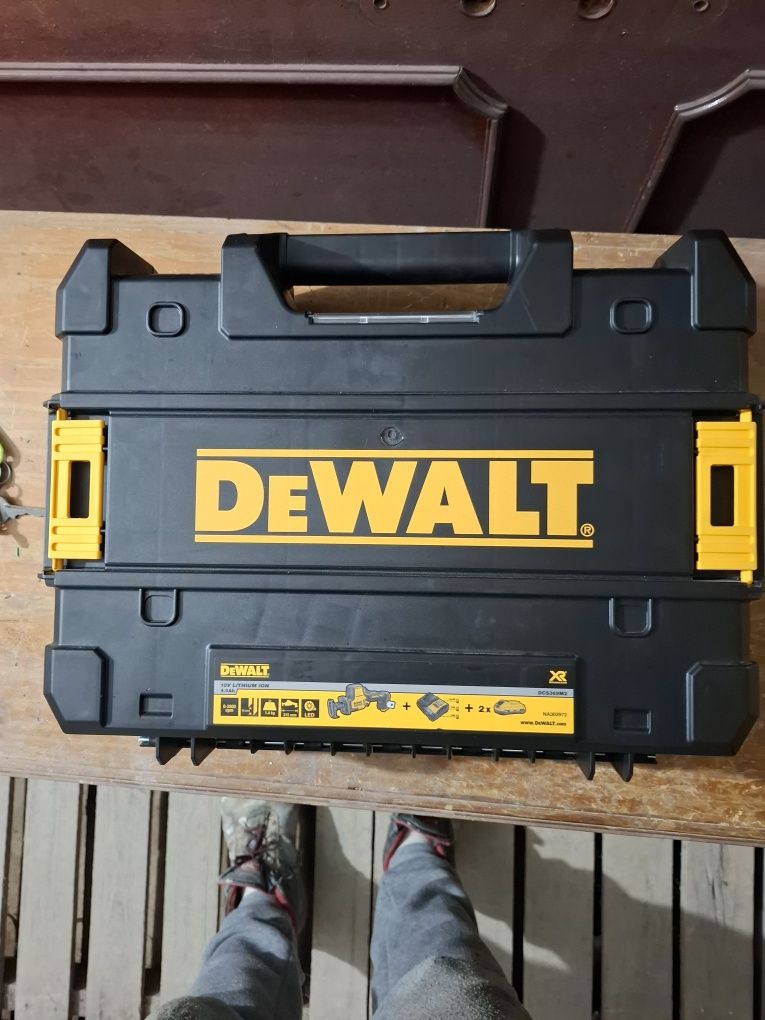 Serra de sabre Dewalt