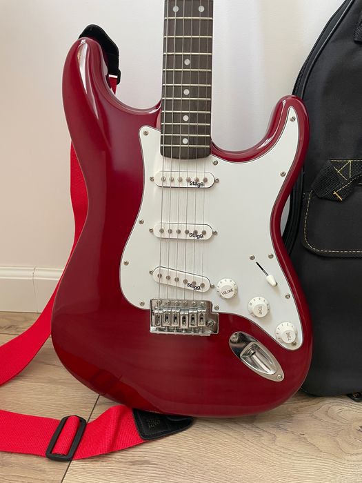 Gitara elektryczna Stratocaster Stagg czerwona