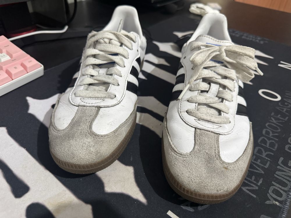 Adidas Samba (pretas e brancas)