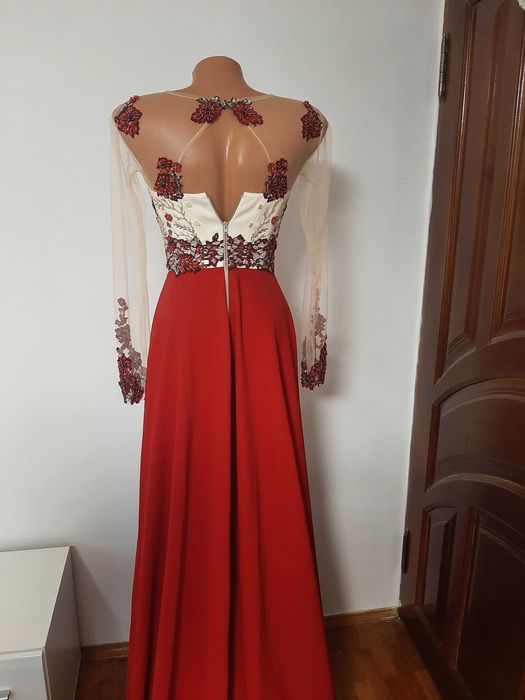 Платье вечернее нарядное