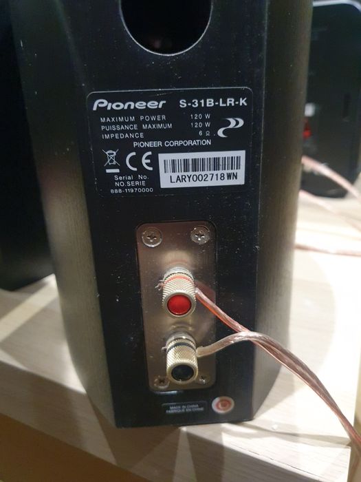 Colunas Pioneer S-31B-LR-K