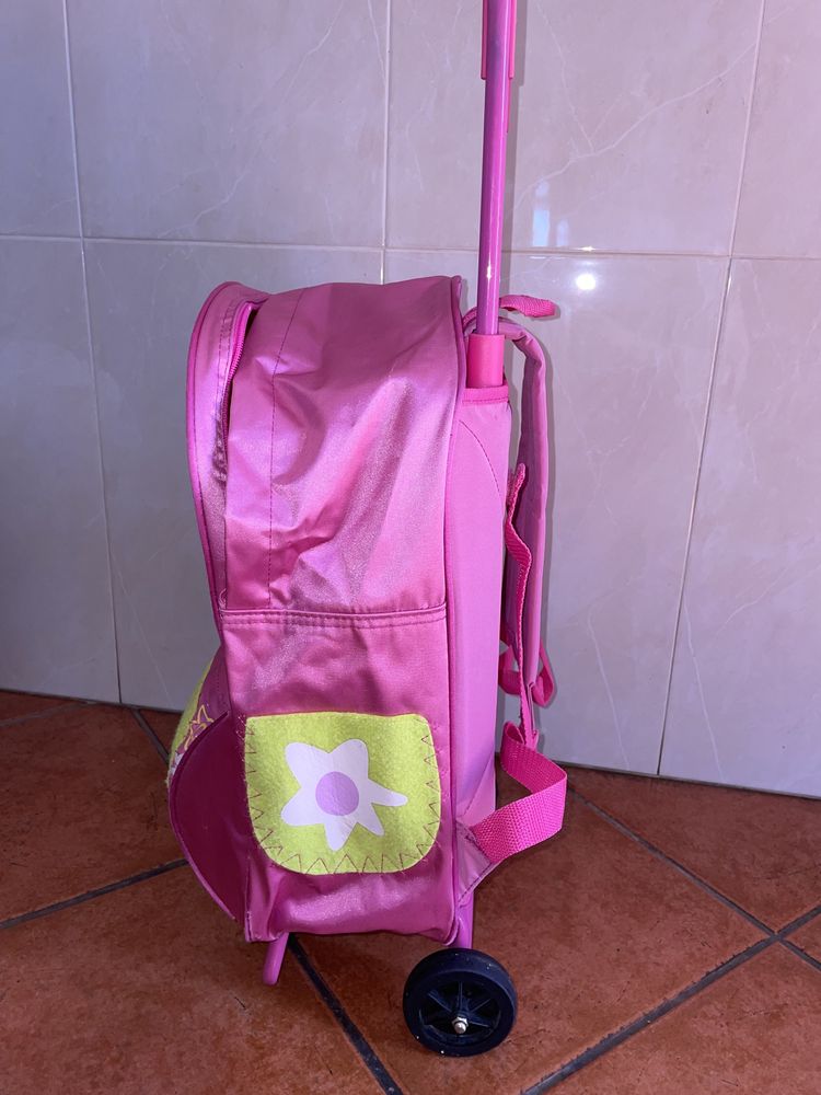 Mochila da Barbie de rodinhas