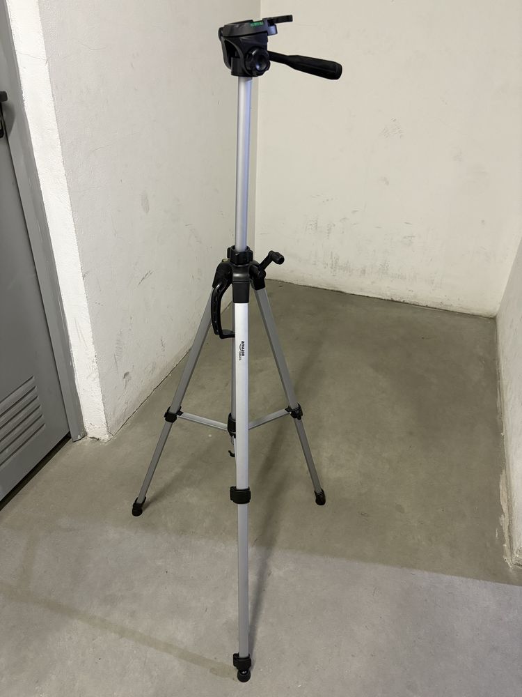 Tripé para máquina de filmar ajustável em altura