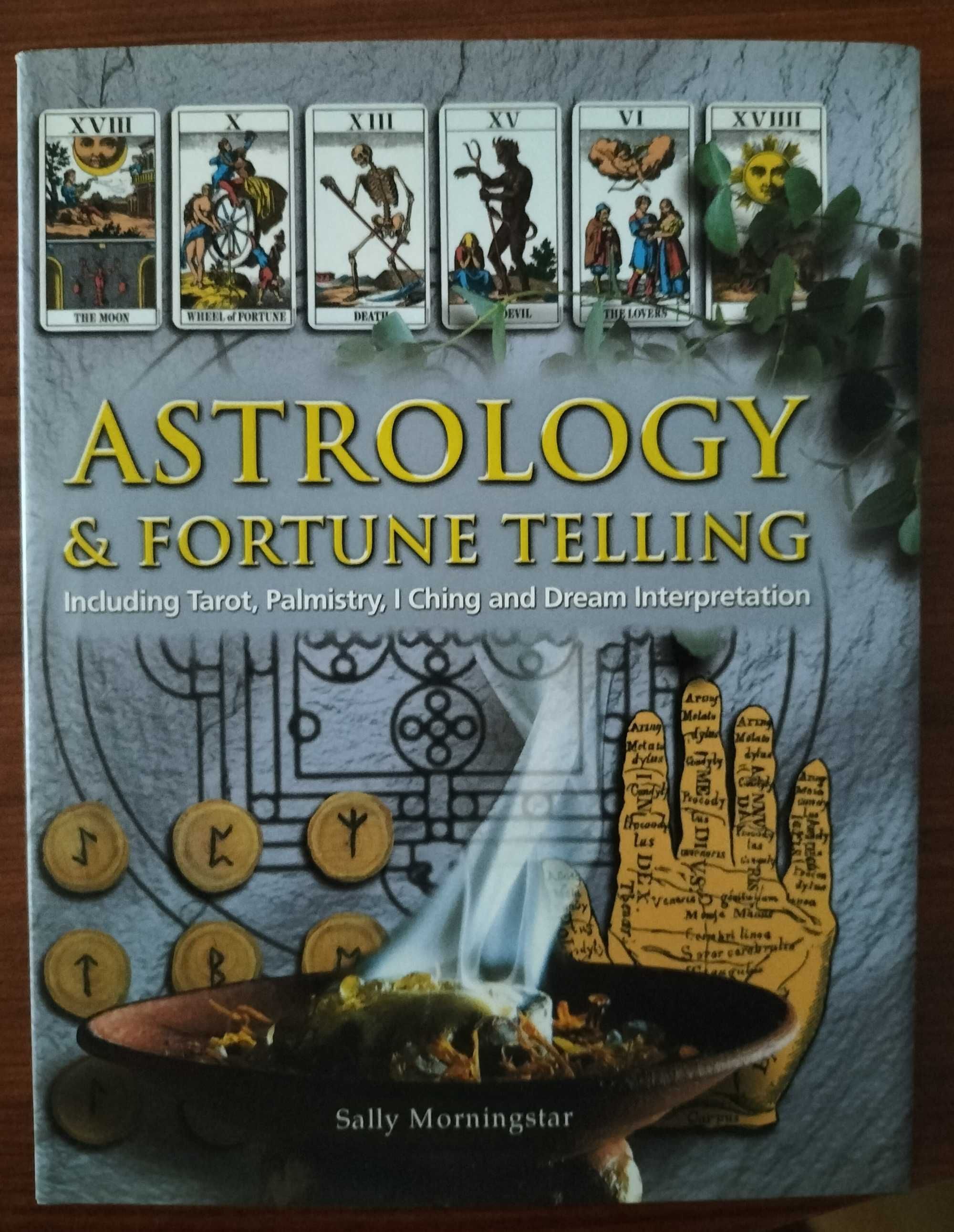 Livro capa dura "Astrology & Fortunes Telling" (em inglês)