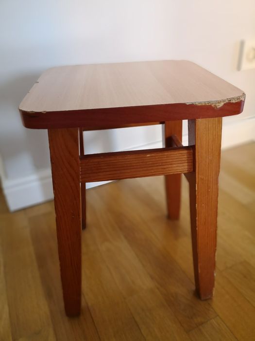 Stołek kuchenny niski