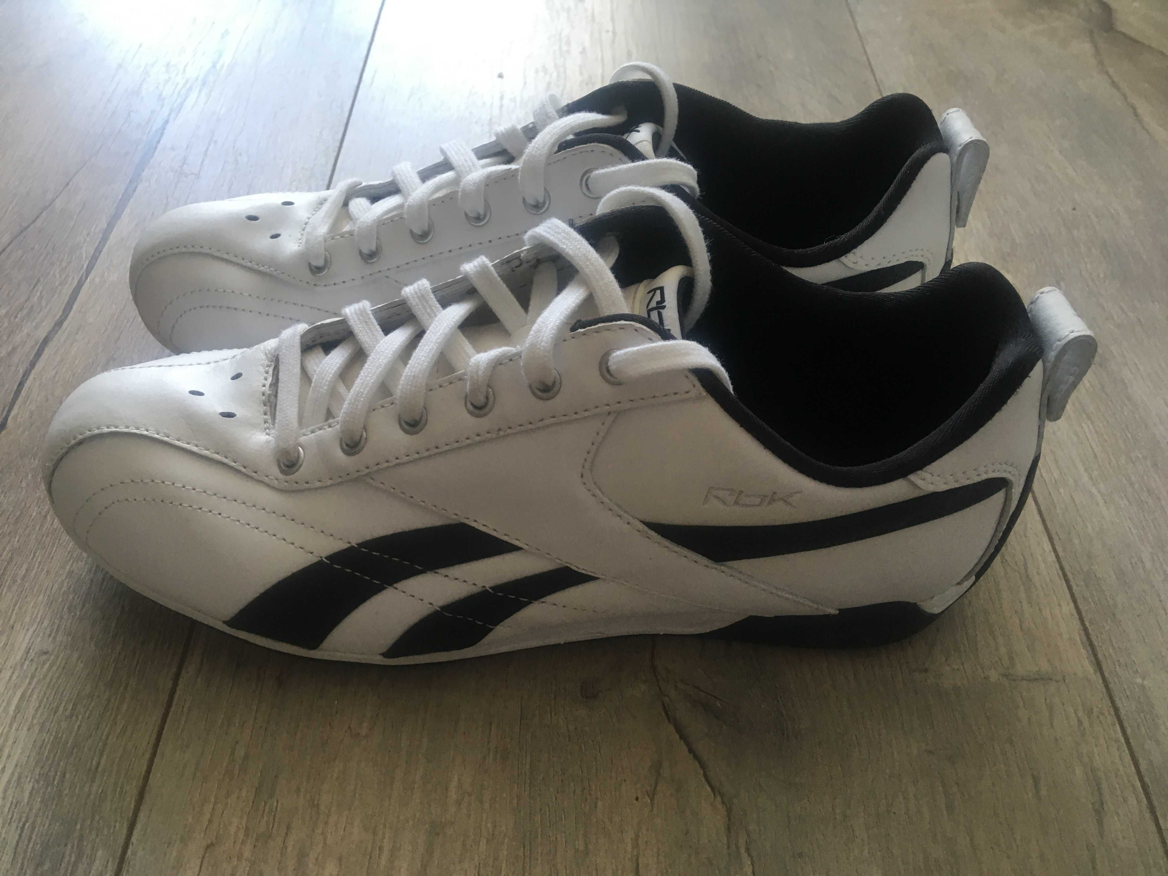 Białe buty sportowe Reebok 37