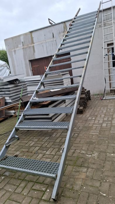 Schody metalowe, podstopnice 6m