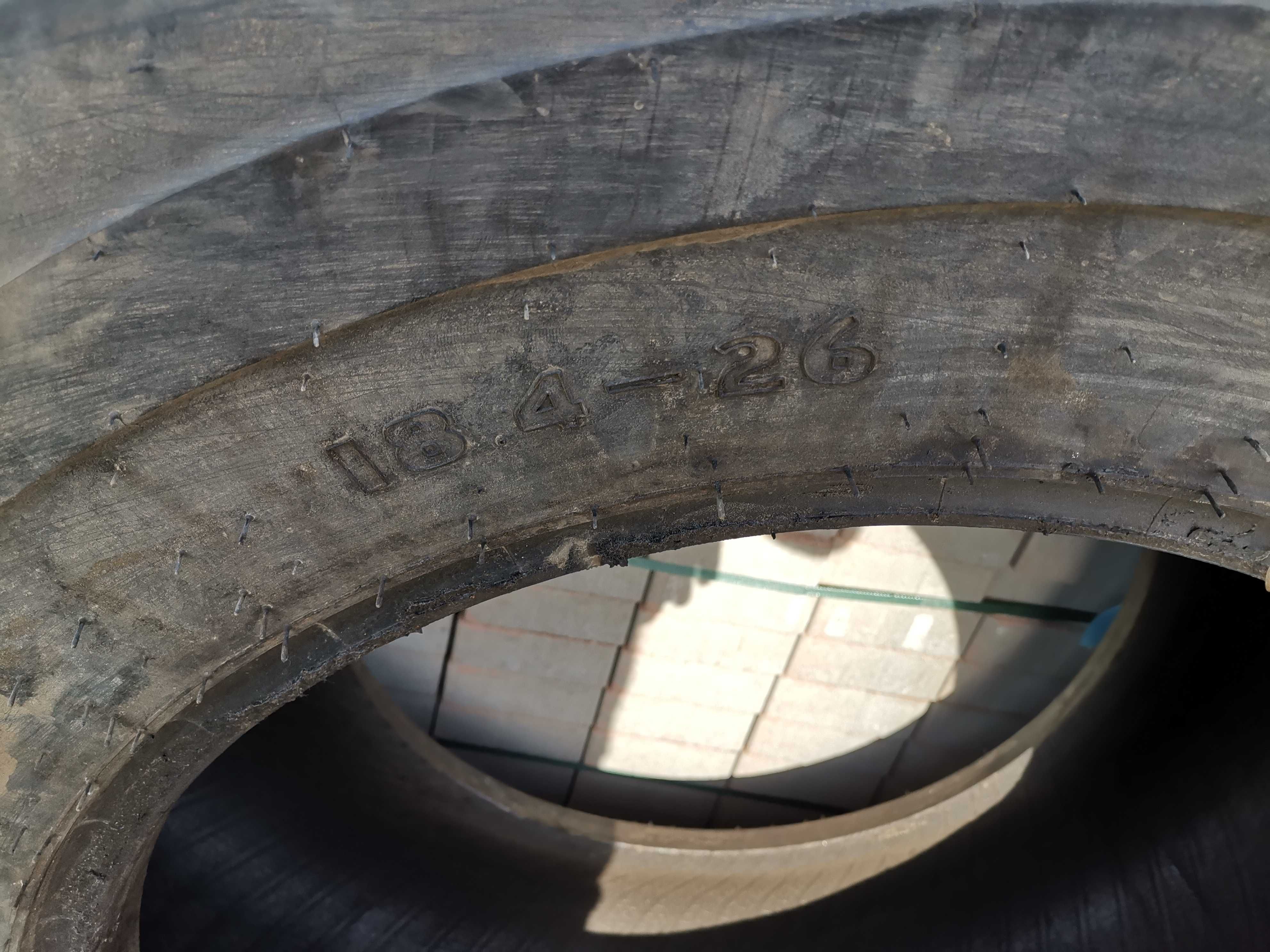 18.4-26 goodyear koparka opona 18.4r26