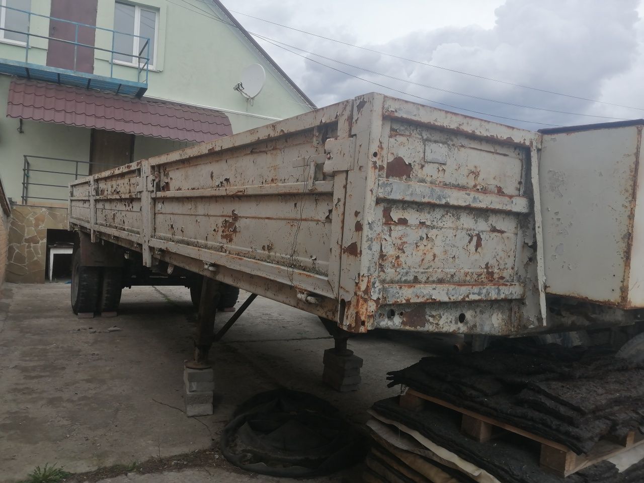 Бортовий причіп ОДАЗ 93571