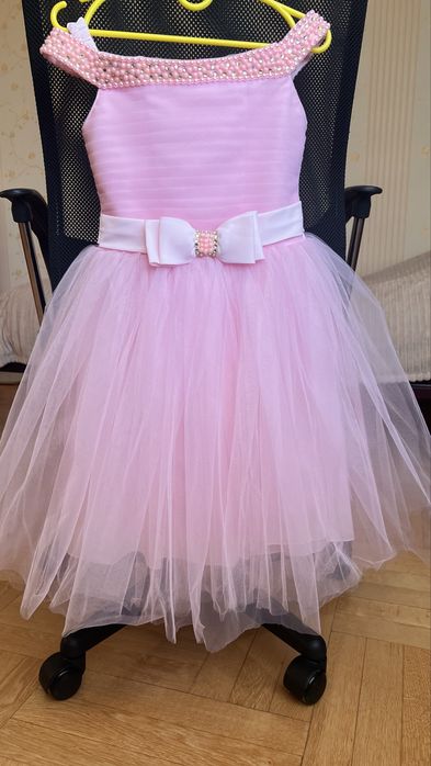 Дитяча святкова сукня рожева 4-5 років