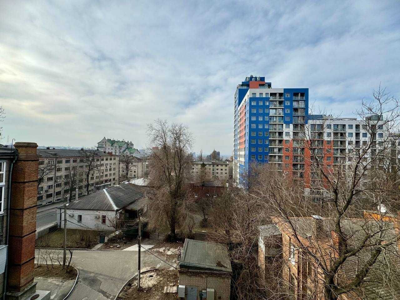 Продам 3к квартиру в ЖК ЖОВТНЕВИЙ, Нагорный