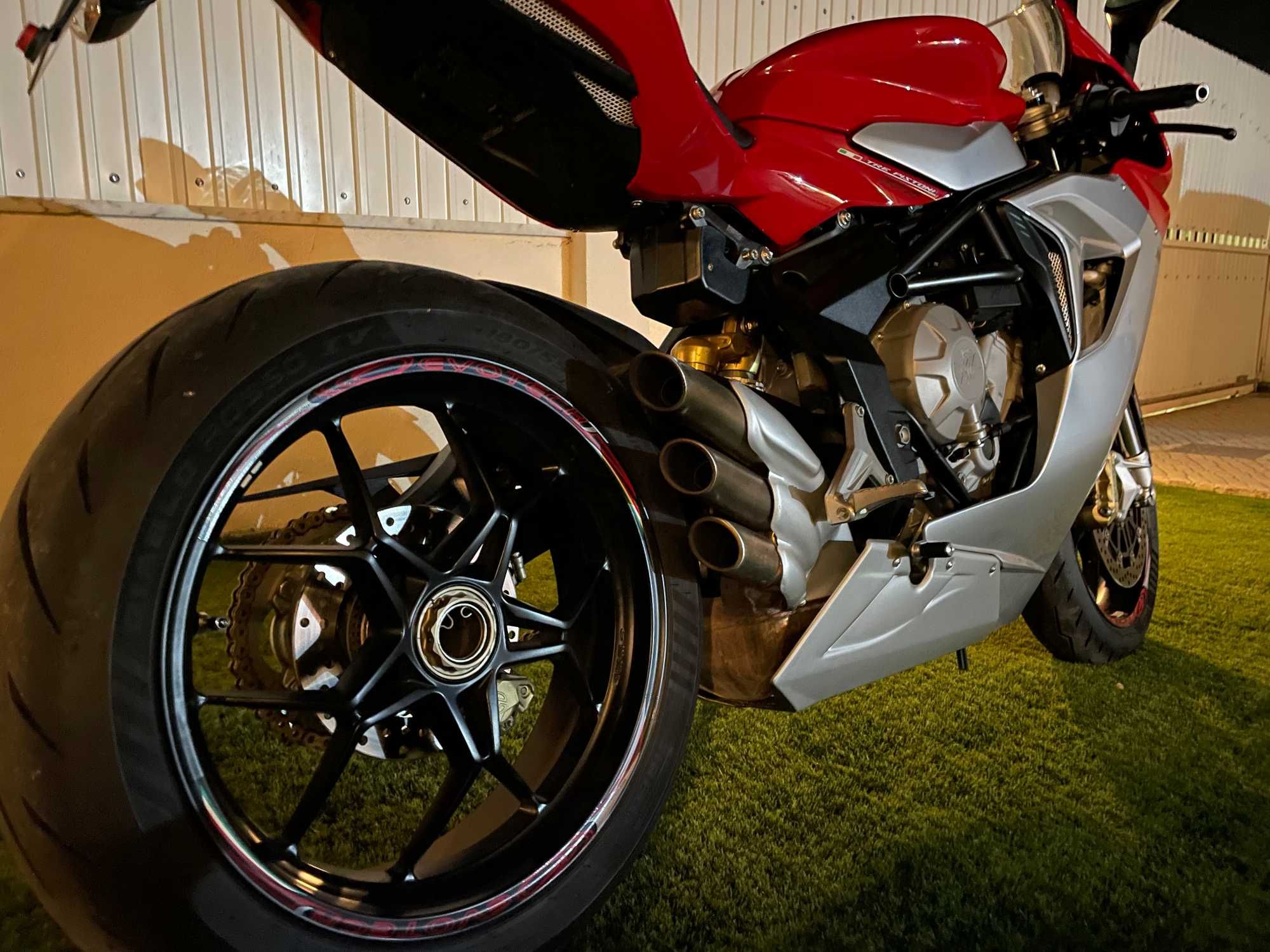 MV Agusta F3 675