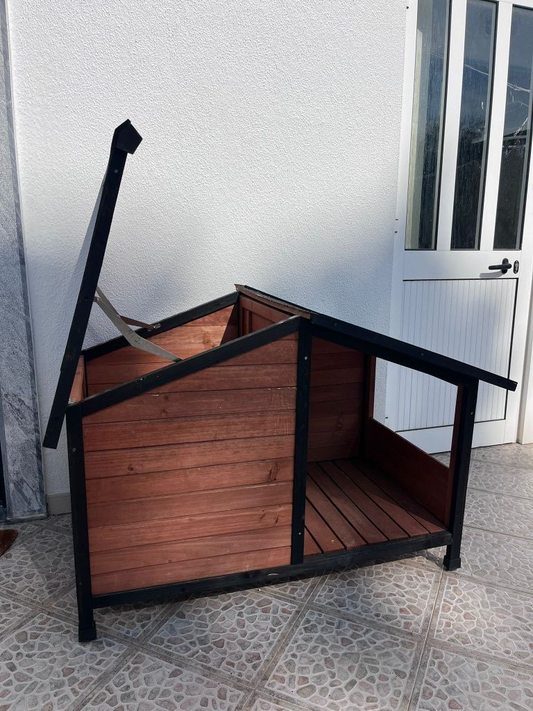 Casota de Madeira para Cão – Espaçosa, Confortável e Resistente