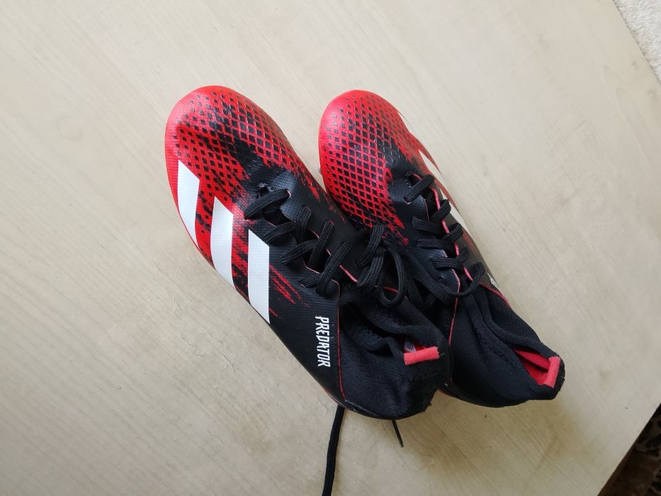 Дитячі буци від Адідас нові розмір 34