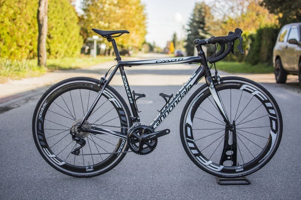 Rower szosowy Cannondale Caad 8 | 54 | Shimano 105 | FFWD |