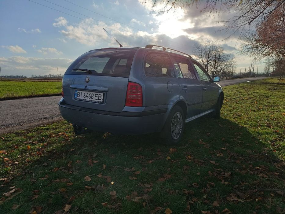 В продажі Шкода тур 2007р