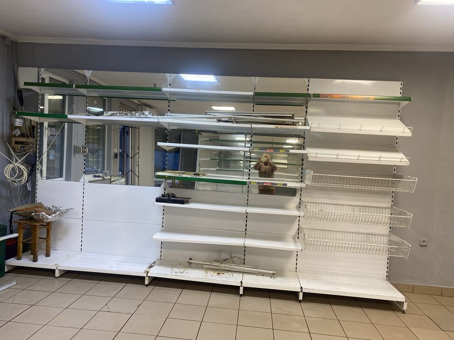 Стелажі в магазин