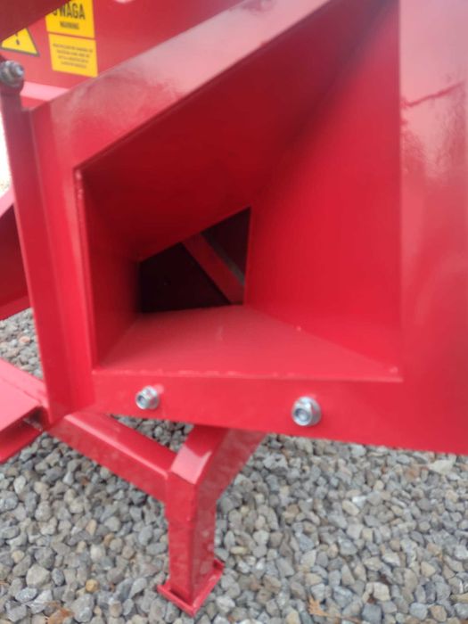 Rozdrabniacz gałęzi rębak tarczowy R-13 podwójny wylot