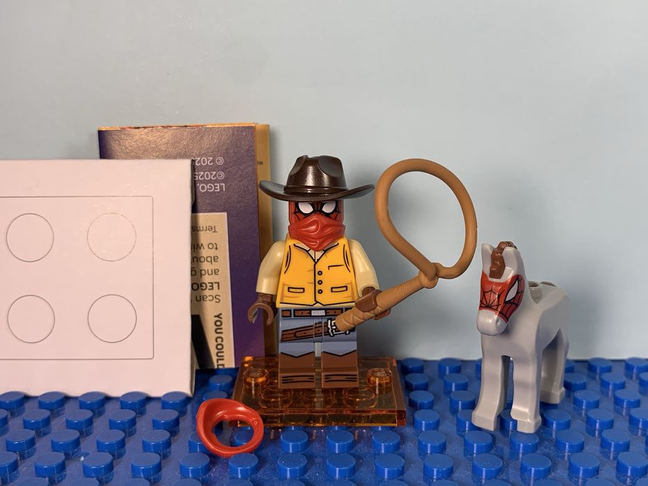 Lego 71050. Web-Slinger. Lego Minifigures.