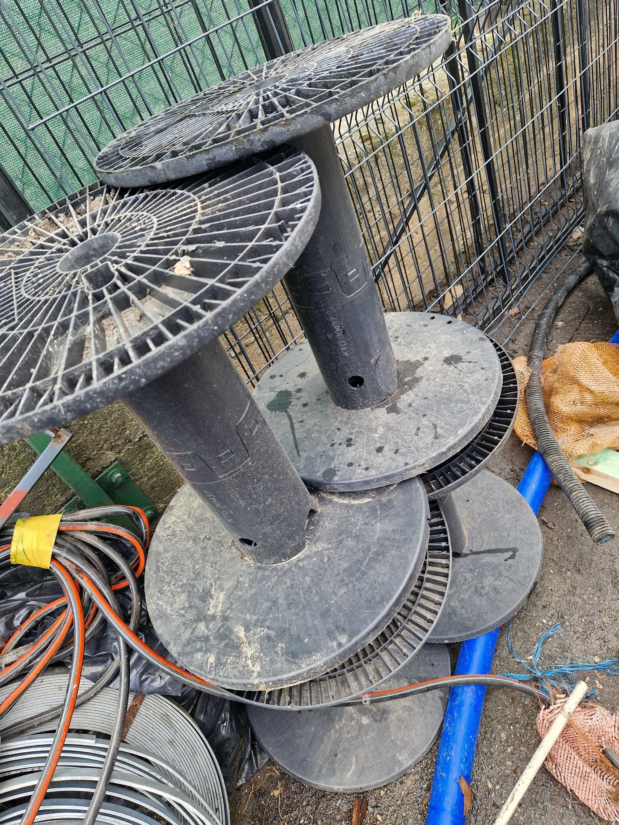 Sprzedam szpule po kablach plastikowe
