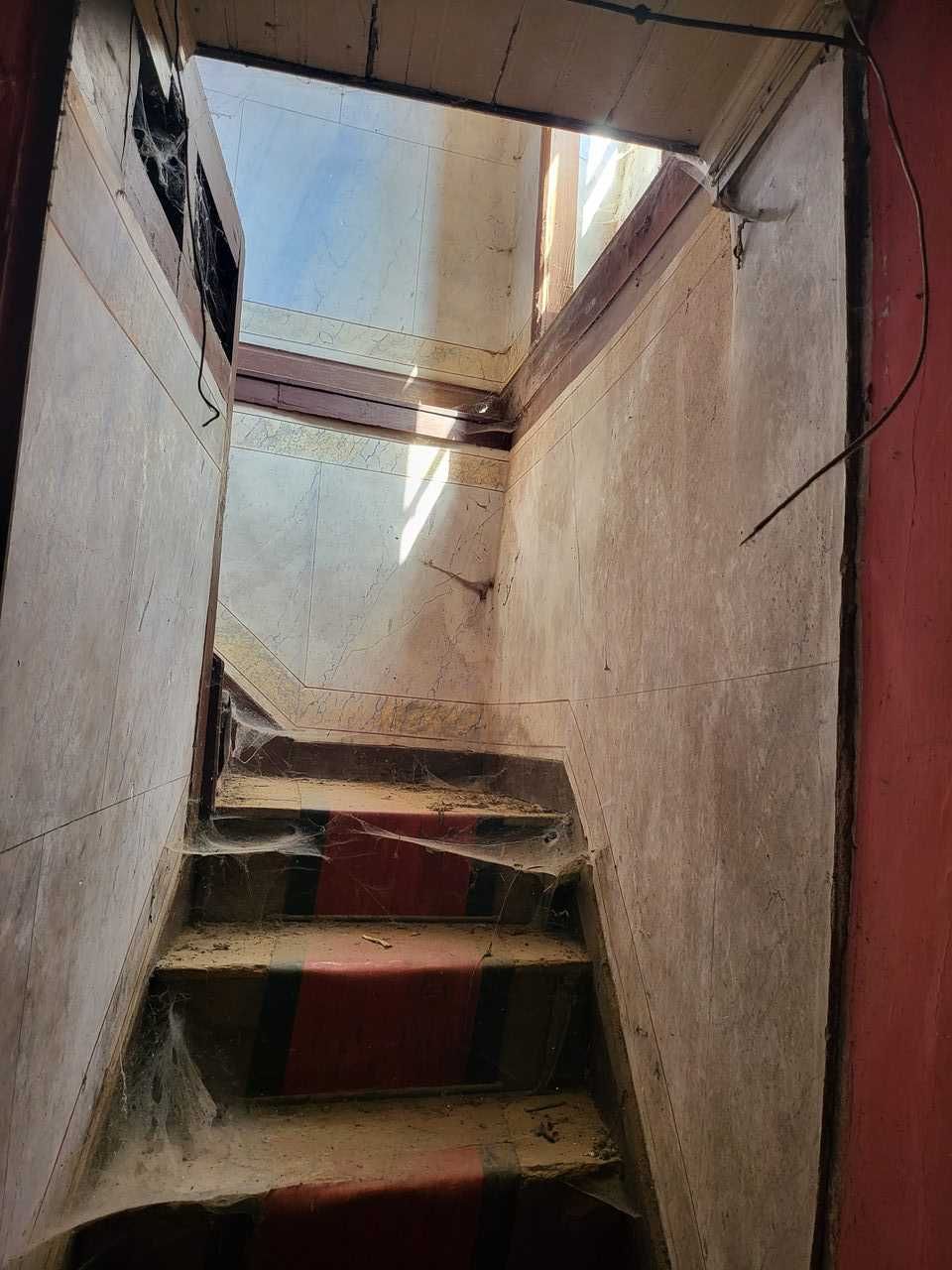 Prédio com terreno em Melo (Gouveia)