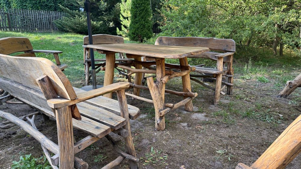 Zestaw drewnianych dębowych mebli