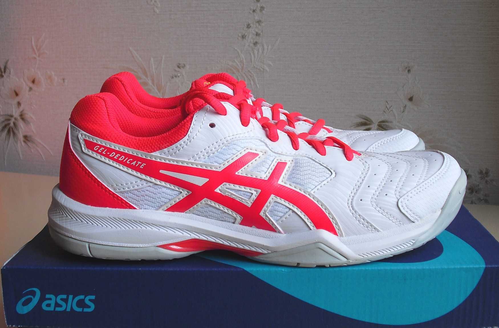 Женские теннисные кроссовки Asics