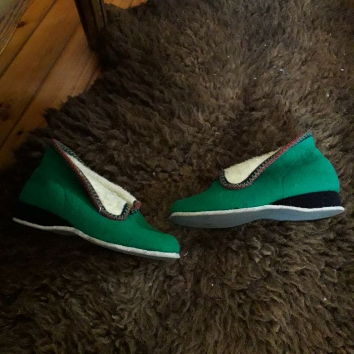 kapcie z owczej wełny dla dziewczynki rom. 26