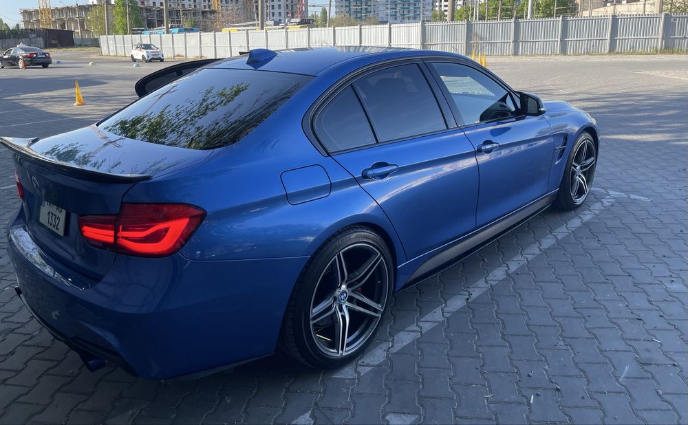 БМВ f30  340i b58.