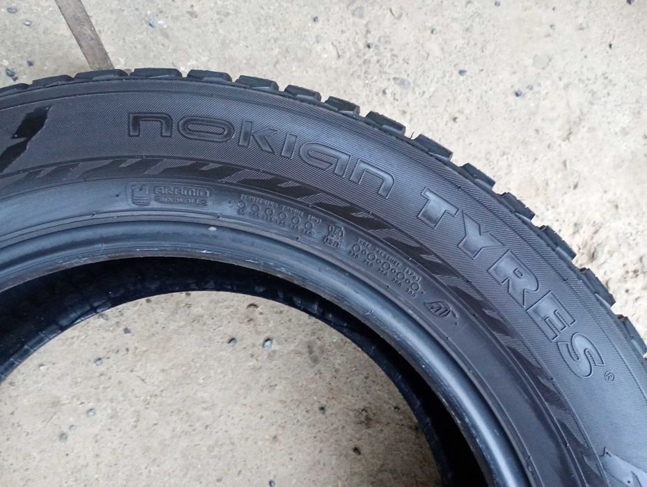 235/60 r18 -4шт- Nokian 19р. зима шип шини резина 235 60 18 (c13*4)