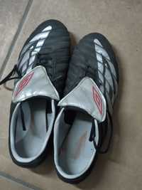 Chuteiras umbro 44