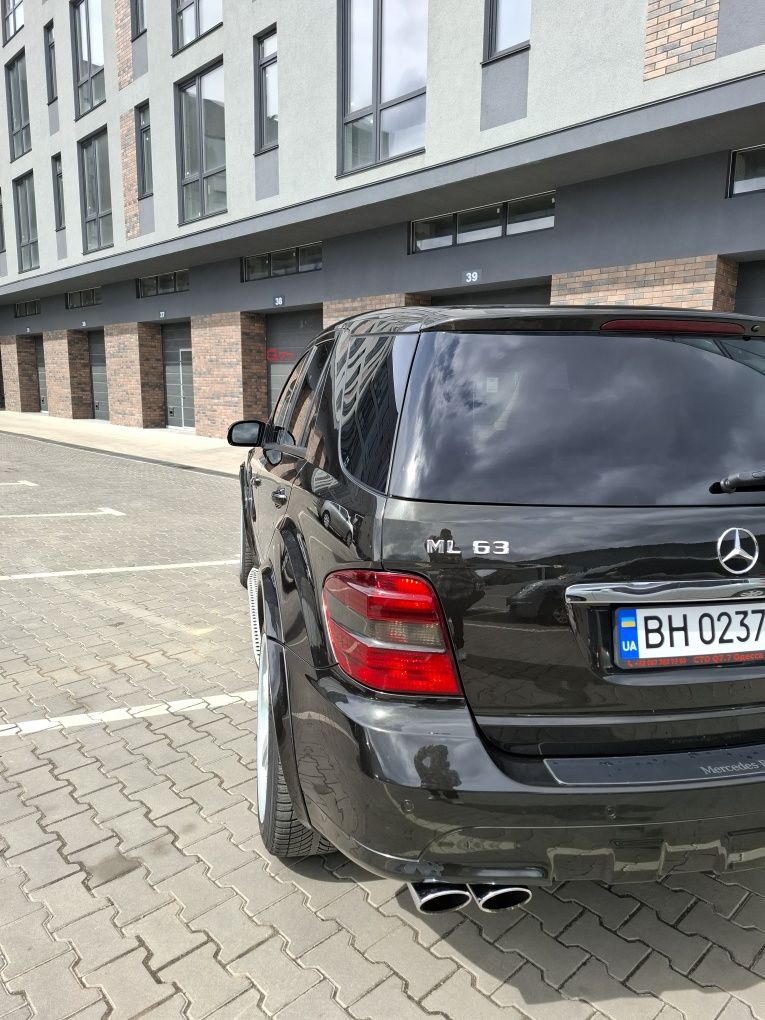 ML164 AMG 63 Настоящий конанический v8.