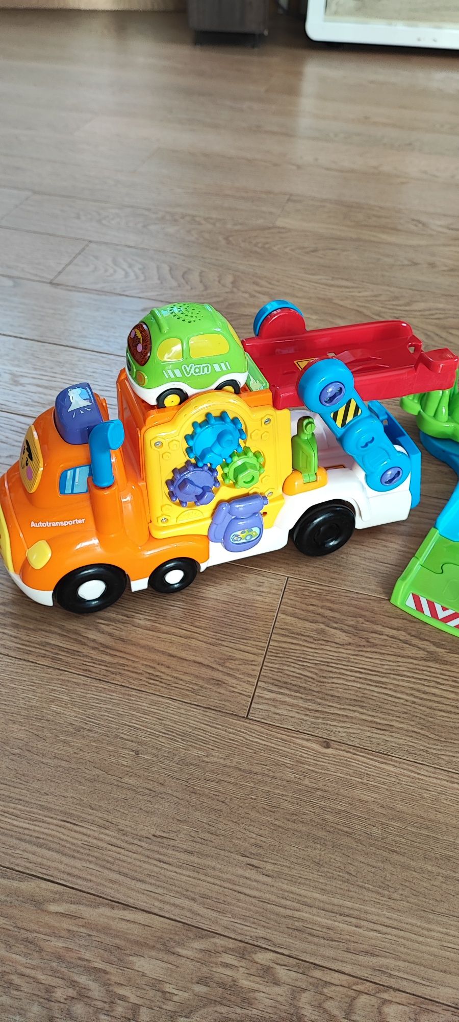 VTech Tut Tut Remiza Strażacka + autotransporter VTech Tut Tu