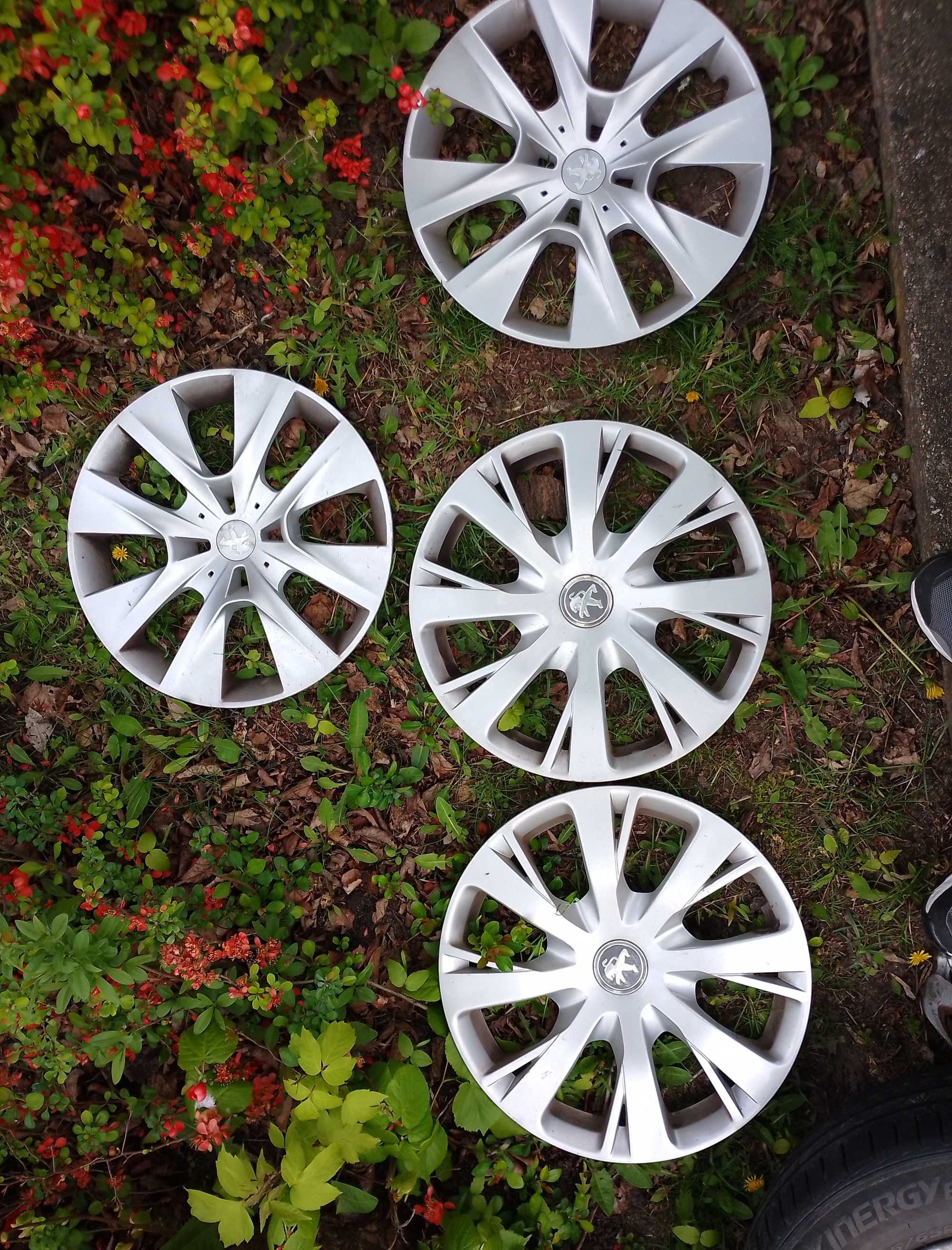 Felgi stalowe z oponami zimowymi 185/65 R15 4x108 koła Peugeot kołpaki