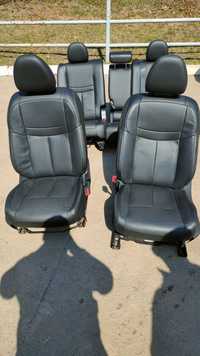 Кожаные сиденья Nissan Rogue T32
