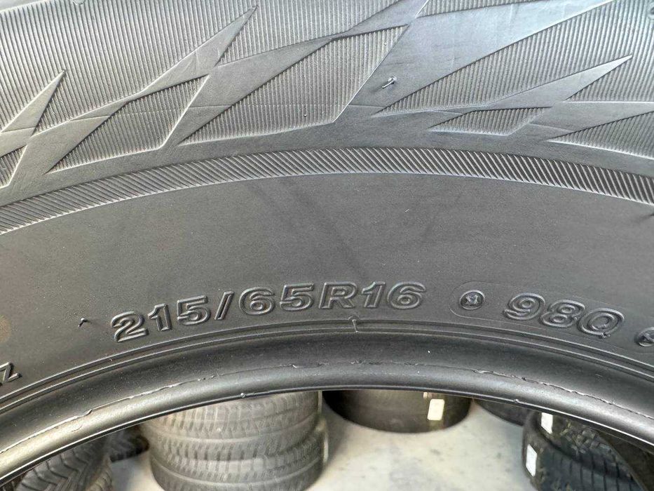 шини зима 215/65 r16 Bridgestone Blizzak VRX2 Арктична липучка