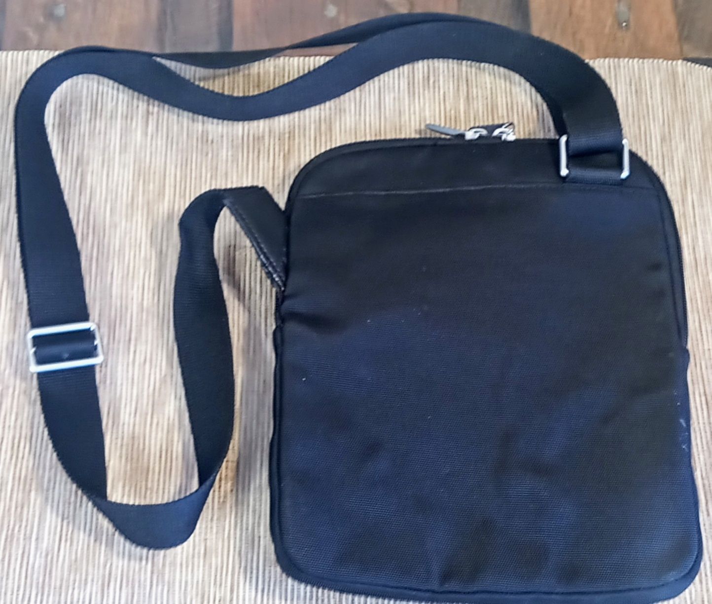 Torebka na ramię męska listonoszka czarna Mandarina Duck