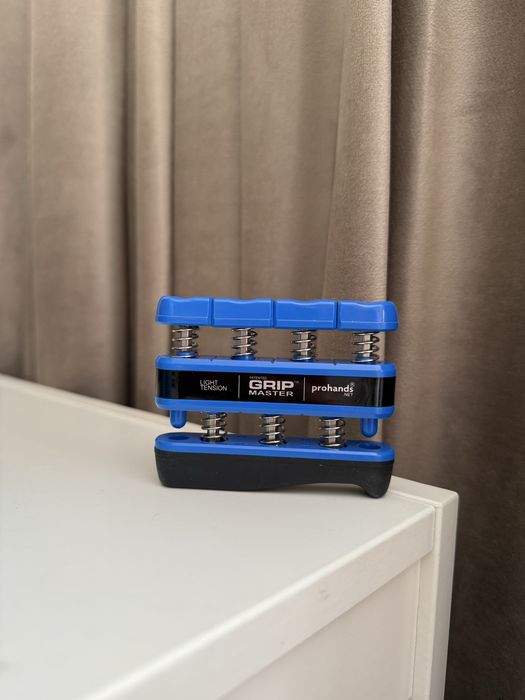 Тренажер для руки і пальців