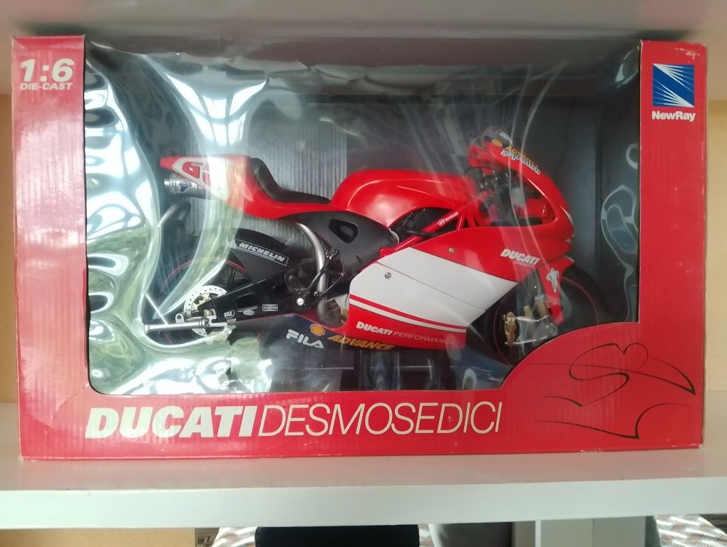 Продам модель мотоцикла 1:6