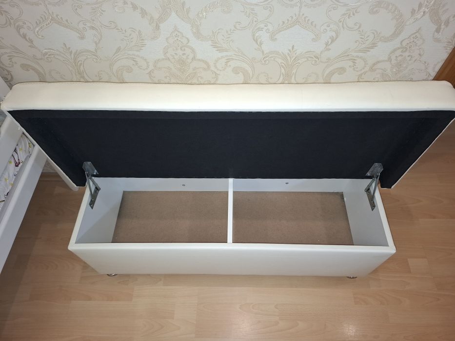 Банкетка зі спинкою і ящиком для речей 120×63 см