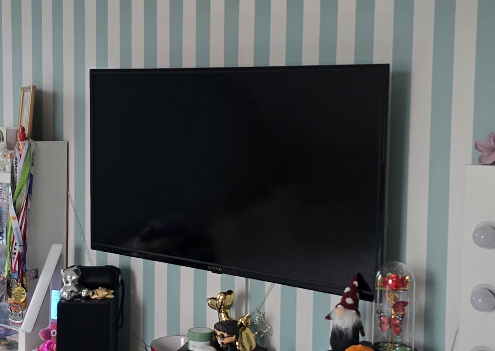 Telewizot Kiano smart tv 40