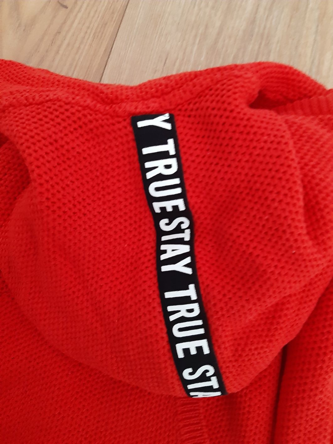 Reserved sweter r.116 czerwony