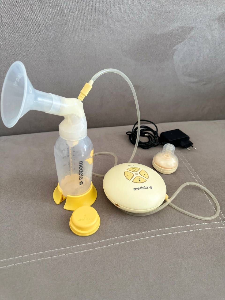 Електричний молоковідсмоктувач MEDELA SWING+CALMA соска