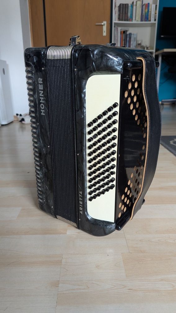 Akordeon Hohner Arietta 76 basów