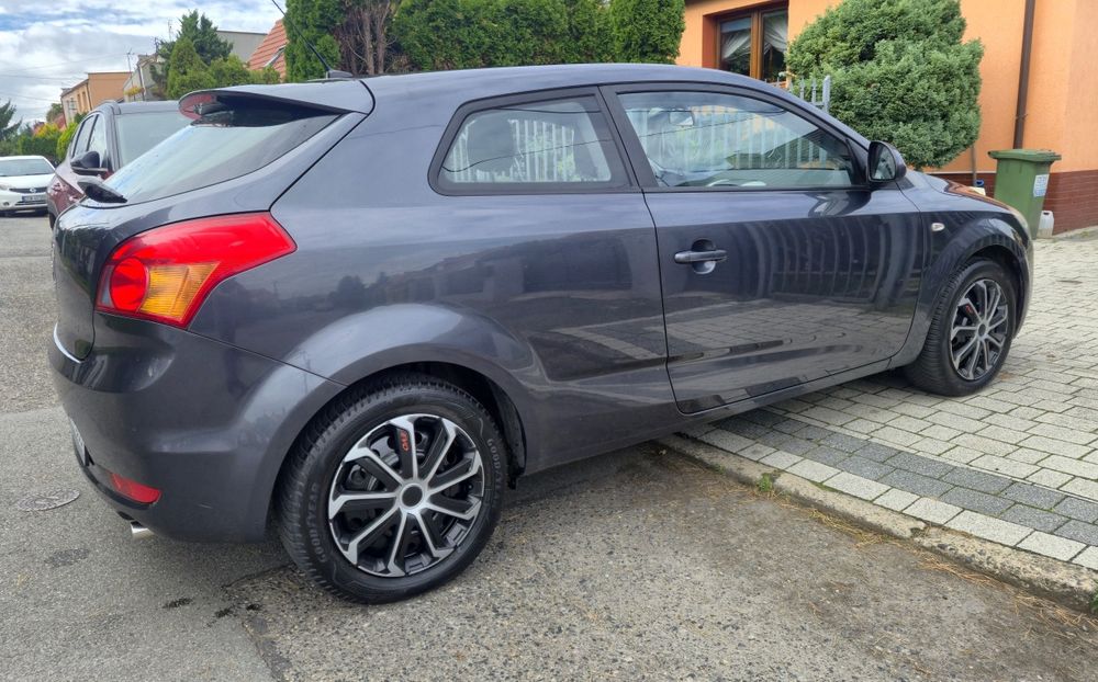 Kia proCeed ** Zadbana ** Benzyna ** Bezwypadkowa