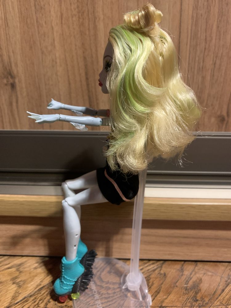 лагуна блю монстер хай (lagoona blue roller maze monster high)