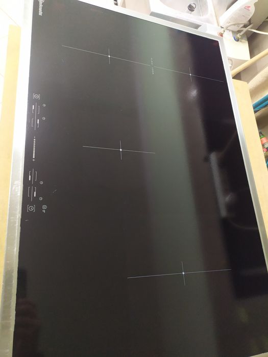 Индукционная варочная Bauknecht. 77см/51см